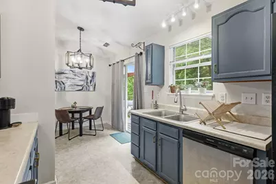 1221 Capps Hollow Drive, Charlotte, NC 28216 - Photo 10