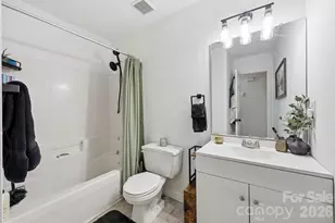 1221 Capps Hollow Dr, Charlotte, NC 28216 - Photo 12