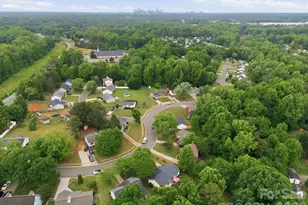 1221 Capps Hollow Dr, Charlotte, NC 28216 - Photo 20