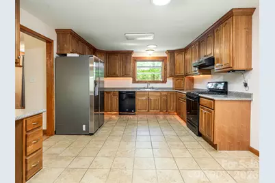 146 Fairmont Road, Candler, NC 28715 - Photo 12