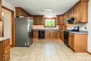 146 Fairmont Rd, Candler, NC 28715 - Photo 12