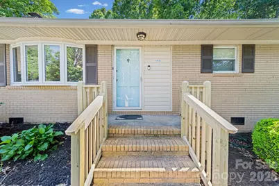 217 Robinson Avenue, Matthews, NC 28104 - Photo 4