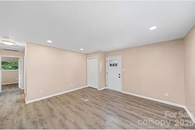 5045 Curtiswood Drive, Charlotte, NC 28213 - Photo 10