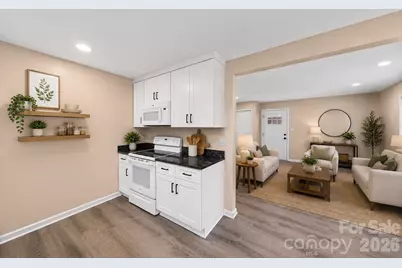 5045 Curtiswood Drive, Charlotte, NC 28213 - Photo 6