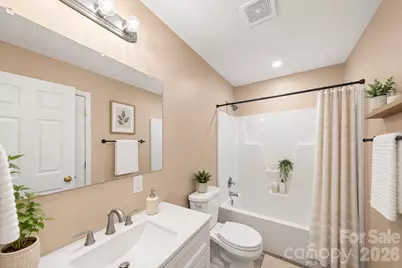 5045 Curtiswood Drive, Charlotte, NC 28213 - Photo 10