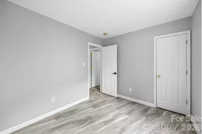 1528 Oakdale Green Drive, Charlotte, NC 28216 - Photo 18