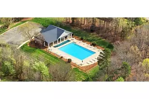 1528 Oakdale Green Dr, Charlotte, NC 28216 - Photo 2