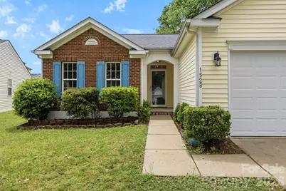 1528 Oakdale Green Drive, Charlotte, NC 28216 - Photo 2