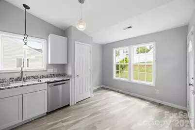1528 Oakdale Green Drive, Charlotte, NC 28216 - Photo 6