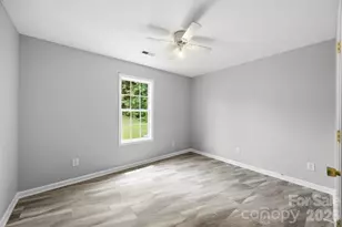 1528 Oakdale Green Dr, Charlotte, NC 28216 - Photo 20