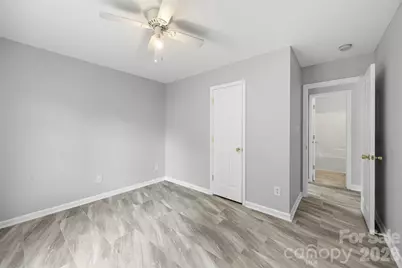 1528 Oakdale Green Drive, Charlotte, NC 28216 - Photo 22