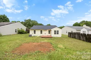 1528 Oakdale Green Dr, Charlotte, NC 28216 - Photo 26