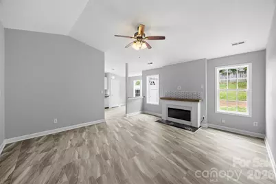 1528 Oakdale Green Drive, Charlotte, NC 28216 - Photo 10