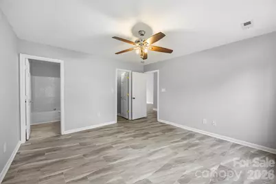 1528 Oakdale Green Drive, Charlotte, NC 28216 - Photo 14