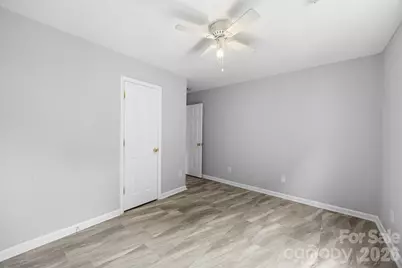 1528 Oakdale Green Drive, Charlotte, NC 28216 - Photo 20