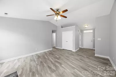 1528 Oakdale Green Drive, Charlotte, NC 28216 - Photo 8