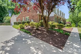 2327 Hamilton Mill Rd, Charlotte, NC 28270 - Photo 2