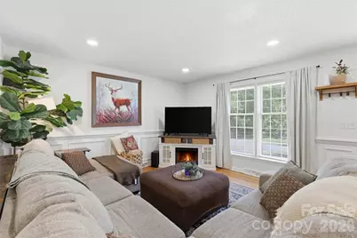 6607 Elmwood Circle, Charlotte, NC 28214 - Photo 6