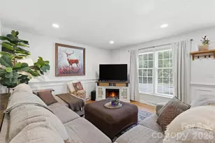 6607 Elmwood Cir, Charlotte, NC 28214 - Photo 6