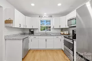 6607 Elmwood Cir, Charlotte, NC 28214 - Photo 10