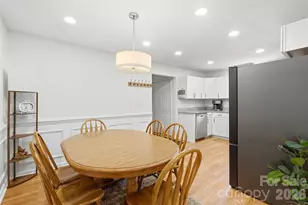 6607 Elmwood Cir, Charlotte, NC 28214 - Photo 8