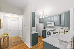 10652 Hill Point Ct, Charlotte, NC 28262 - Photo 8
