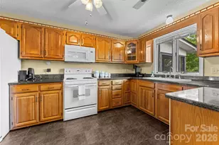 8 Scenic View Dr, Weaverville, NC 28787 - Photo 10