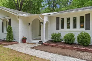 6535 Summerlin Pl, Charlotte, NC 28226 - Photo 2