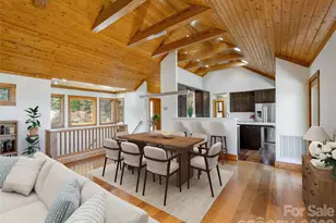 35 Carriage Forest Ct, Hendersonville, NC 28791 - Photo 10