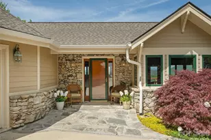 35 Carriage Forest Ct, Hendersonville, NC 28791 - Photo 2