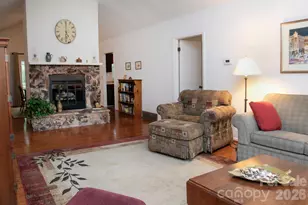 104 Richards Dr, Hendersonville, NC 28792 - Photo 6