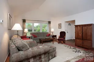 104 Richards Dr, Hendersonville, NC 28792 - Photo 8