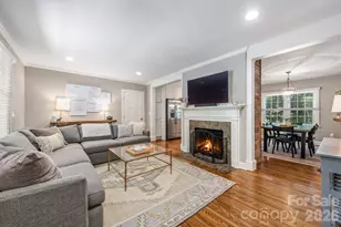 2909 Clemson Ave, Charlotte, NC 28205 - Photo 2