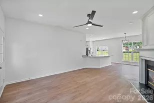 10410 Roundleaf Dr, Charlotte, NC 28213 - Photo 12