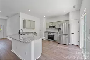 10410 Roundleaf Dr, Charlotte, NC 28213 - Photo 16