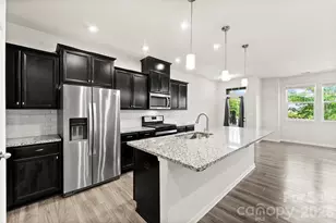 11010 Chalkbark Ln, Charlotte, NC 28262 - Photo 10