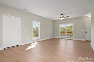 373 Barefoot Rdg, Clyde, NC 28721 - Photo 10