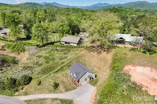 373 Barefoot Rdg, Clyde, NC 28721 - Photo 30