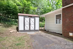 34 Wolfe Cove Rd, Asheville, NC 28804 - Photo 34