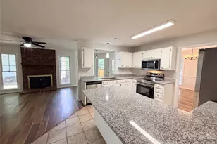 13622 Tynecastle Ln, Matthews, NC 28105 - Photo 2