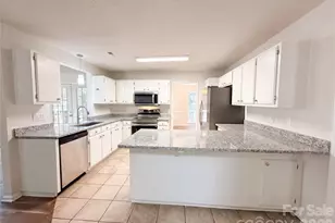 13622 Tynecastle Ln, Matthews, NC 28105 - Photo 2