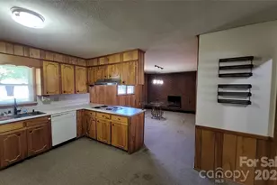 113 Kings Dr, Forest City, NC 28043 - Photo 10