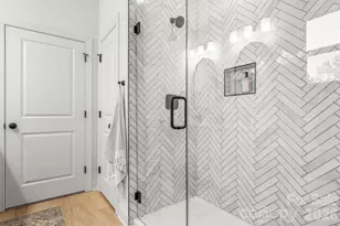 5256 Whitewater Dr, Hickory, NC 28601 - Photo 16