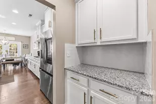 9527 Spurwig Ct, Charlotte, NC 28278 - Photo 8