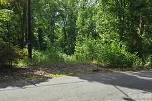 212 Montgomery Dr, Statesville, NC 28625 - Photo 1