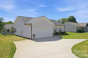 120 Elmwood Rd, Statesville, NC 28625 - Photo 2
