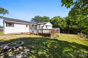 709 A St, Bessemer City, NC 28016 - Photo 2