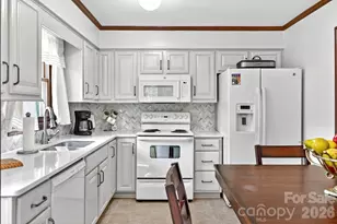 6111 Patrick Pl, Charlotte, NC 28210 - Photo 16
