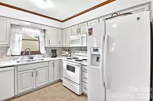 6111 Patrick Pl, Charlotte, NC 28210 - Photo 12