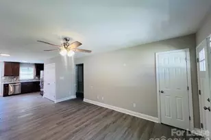 519 N 1st Ave, Maiden, NC 28650 - Photo 2